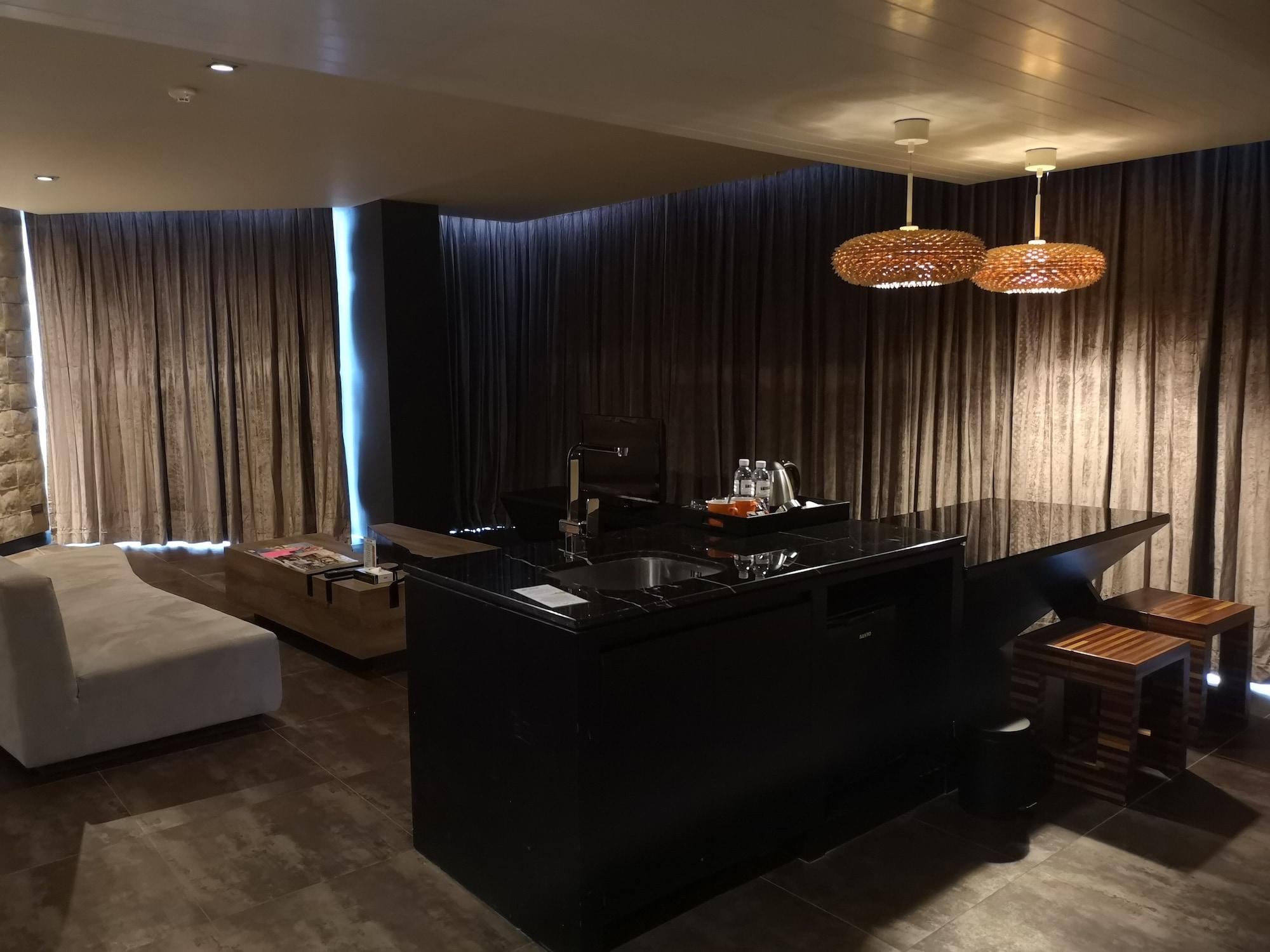 Tsix5 Quarter Hotel Pattaja Kültér fotó