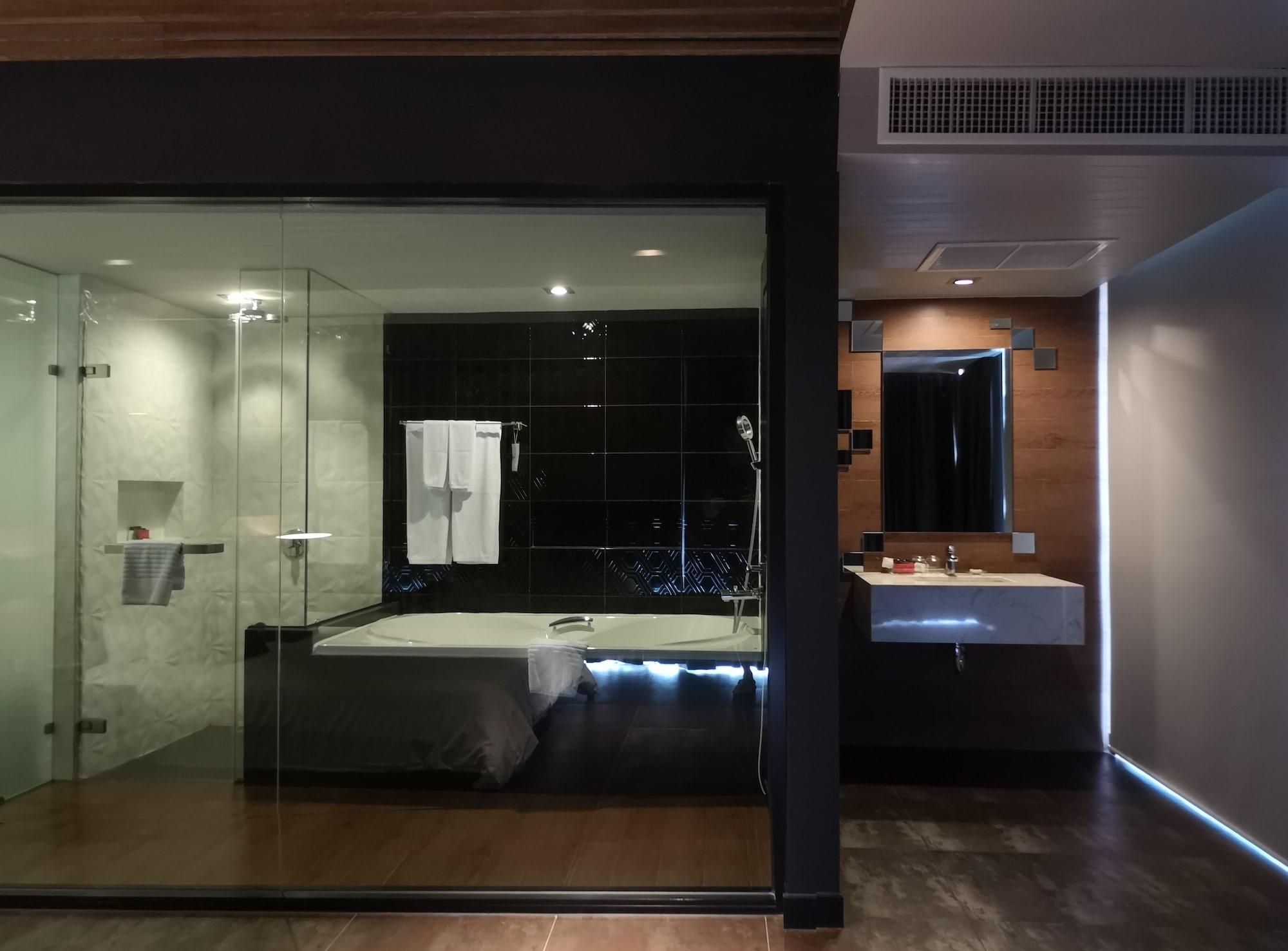 Tsix5 Quarter Hotel Pattaja Kültér fotó