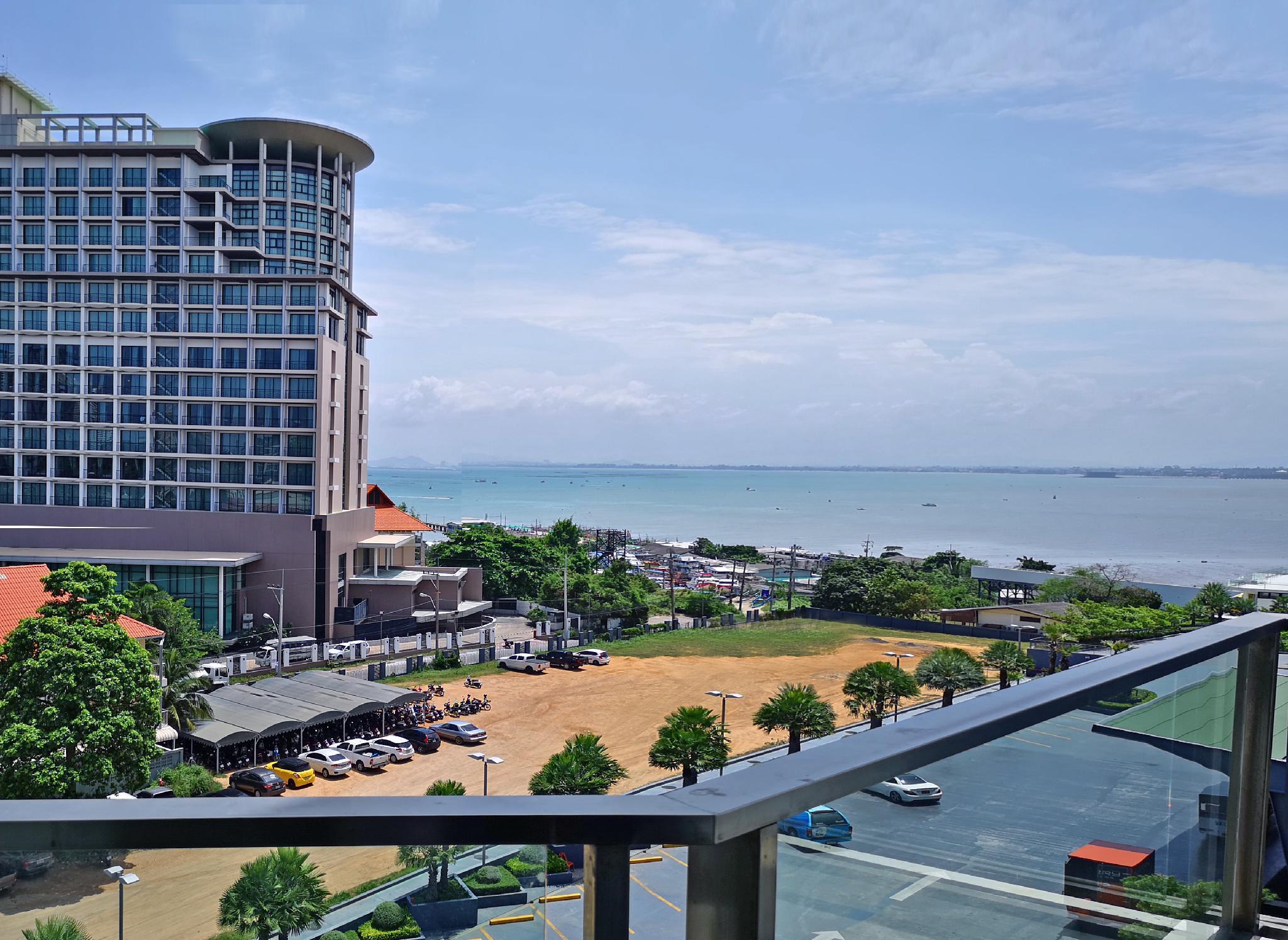 Tsix5 Quarter Hotel Pattaja Kültér fotó