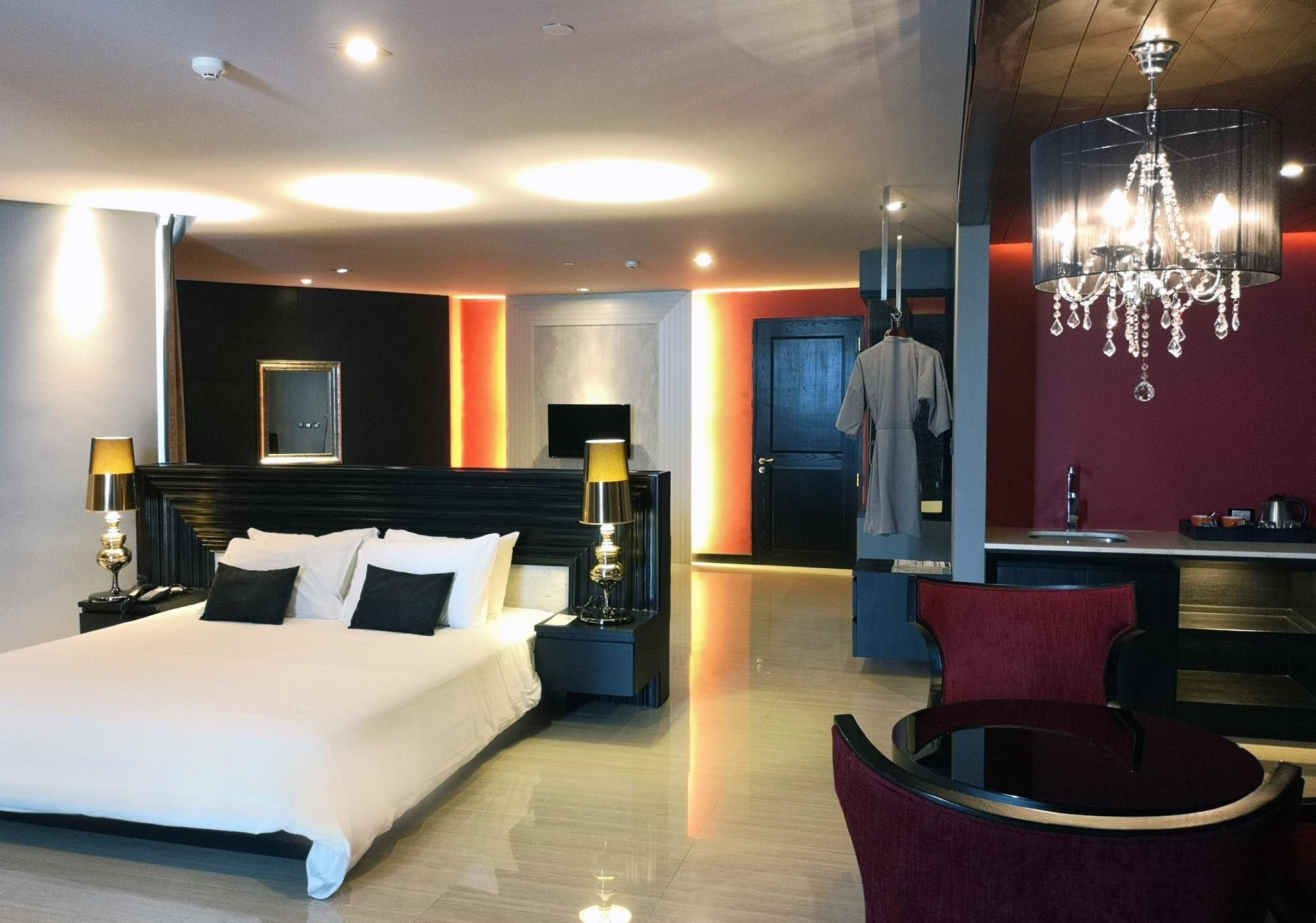 Tsix5 Quarter Hotel Pattaja Kültér fotó